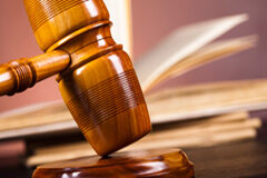 Representación procesal. Comentario al artículo 24.3 de la Ley de Enjuiciamiento Civil Un mazo