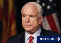 En la imagen, McCain habla ante sus seguidores en Phoenix, Arizona, el 24 de agosto de 2010.