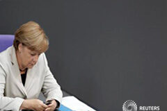 Merkel llama a Obama por la sospecha de que EEUU intervino su móvil Merkel llama a Obama por la sospecha de que EEUU intervino su móvil