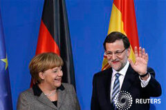 Merkel dice que tiene plena confianza en el Gobierno de Rajoy Merkel junto a Rajoy en rueda de prensa en Berlín el 4 de febrero de 2013
