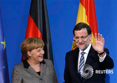 Merkel junto a Rajoy en rueda de prensa en Berlín el 4 de febrero de 2013