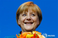 Merkel se dirige a una victoria contundente en Alemania Merkel sonríe en Berlín tras conocer los resultados del 22 de septiembre de 2013