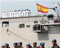 Nuestros fallecidos en operaciones militares en el exterior (I) Nuestros fallecidos en operaciones militares en el exterior (I). Militares españoles portando un féretro en los hombros