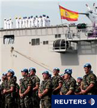 Nuestros fallecidos en operaciones militares en el exterior (I). Militares españoles portando un féretro en los hombros