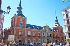 El Ministerio de Asuntos Exteriores se reúne con las profesiones colegiadas para su contribución en la implementación de la Agenda 2030 Edificio del Ministerio de Asuntos Exteriores