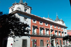 La Oficina de Recuperación y Gestión de Activos tendrá acceso permanente a la información de los registros de la propiedad, mercantiles y de bienes muebles Edificio del Ministerio de Justicia