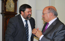 ¿Cómo sigue lo de la regulación del Acceso a la Abogacía? El Ministro y Carlos Carnicer, hoy tras hablar acerca de los asuntos pendientes Ministerio-Abogacía.