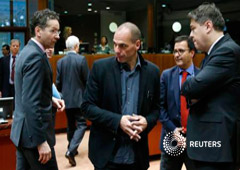 El ministro de Finanzas de Holanda y presidente del Eurogrupo, Jeroen Dijsselbloem (I-D), sus homólogo griego Yanis Varoufakis y croata, Boris Lalovac, en una reunión en Bruselas, el 17 de febrero de 2015 El ministro de Finanzas de Holanda y presidente del Eurogrupo, Jeroen Dijsselbloem (I-D), sus homólogo griego Yanis Varoufakis y croata, Boris Lalovac, en una reunión en Bruselas, el 17 de febrero de 2015