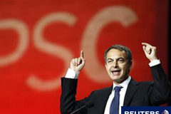 Zapatero dice que España no necesitará ayuda en la crisis actual José Luis Rodríguez Zapatero durante un mitin del PSC en Barcelona, el 25 de noviembre de 2010.