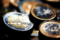 La DGT mantiene el criterio respecto de la deducibilidad de los intereses de demora devengados con ocasión de la emisión de actas de inspección Monedas de euro