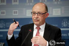 El Gobierno abre el viernes la batalla para aprobar el presupuesto de 2017 El ministro de Hacienda Cristóbal Montoro durante una rueda de prensa en Madrid, 31 de marzo de 2016