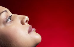 ¿Discriminada por no casarse o simplemente por ser mujer? Sólo se deniegan una cuarta parte de las órdenes de protección