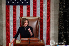 Cámara de Representantes EEUU acusa a Trump de abuso de poder y obstrucción en una sesión histórica La presidenta de la Cámara de Representantes de Estados Unidos, Nancy Pelosi