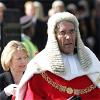 Nuevo look en los tribunales británicos