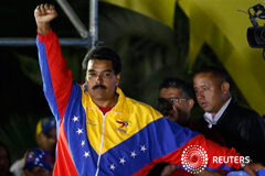 Maduro gana las elecciones, pero la oposición rechaza el resultado Maduro celebra el resultado oficial ante sus simpatizantes en Caracas
