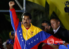 Maduro celebra el resultado oficial ante sus simpatizantes en Caracas