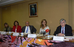 El CGAE constata el limbo jurídico de los menores extranjeros en España El CGAE constata el limbo jurídico de los menores extranjeros en España