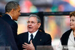 El saludo entre Obama y Raúl Castro despierta esperanzas de acercamiento El saludo entre Obama y Raúl Castro despierta esperanzas de acercamiento