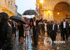El presidente de Estados Unidos, Barack Obama, y su esposa Michelle pasean por la Vieja Habana al comienzo de una gira por Cuba, La Habana, 20 de marzo 2016