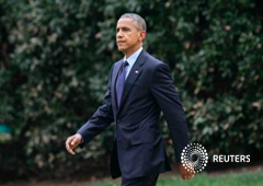 Obama saliendo de la Casa Blanca antes de un viaje por Latinoamérica el 8 de abril de 2015