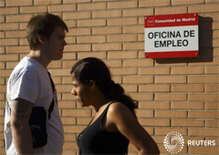El descenso del paro en España se ralentiza en julio El descenso del paro en España se ralentiza en julio