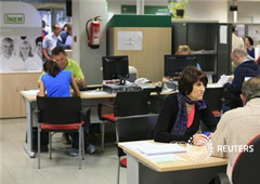 Una oficina de empleo en Sevilla, el 2 de octubre de 2012.