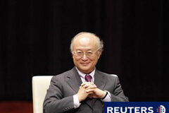 La OIEA invita a Israel a unirse al pacto de armas no nucleares el responsable de la Organización Internacional de Energía Atómica (OIEA), Yukiya Amano, atiende a las preguntas de los periodistas durante una intervención en el Colegio de Políticas Públicas Lee Kuan Yew, en Singapur, el 2 de agosto de 2010.