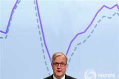 Bruselas prevé una contracción del PIB español del 1% en 2012 El comisario europeo de Economías y Asunots Monetarios, Olli Rehn, presenta las previsiones económicas de la Comisión, durante una rueda de prensa en Bruselas el 23 de febrero de 2012