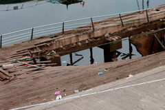 La jueza ordena el precinto de todo el entarimado de la zona donde se produjo el accidente de O Marisquiño Imagen del lugar