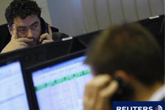 Moody’s: la crisis pone en riesgo todos los ratings de la UE Un operador húngaro hace una llamada en Budapest