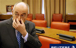 Ordóñez dice que el elevado paro es un gran riesgo para la banca Fernández Ordóñez al llegar al Congreso de los Diputados en junio del año pasado.