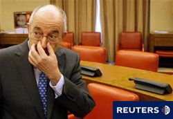 Ordóñez, gesticula durante una ruenda de prensa en Madrid
