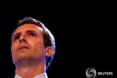 Una jueza pone a Casado al borde de una investigación en el Supremo Pablo Casado reacciona tras ser elegido nuevo líder del PP en Madrid, el 21 de julio de 2018