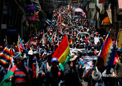 Partidarios del expresidente de Bolivia Evo Morales marchan en La Paz, Bolivia, 18 de noviembre, 2019.