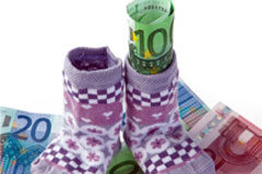 ¿Cuándo debe comunicar la madre al INSS que cede al otro progenitor parte del subsidio por maternidad? Patucos y dinero