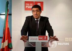 López durante una rueda de prensa en Bilbao, el 23 de octubre de 2012