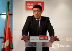 López durante una conferencia de prensa en Bilbao, el 23 de octubre de 2012