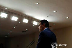 El PSOE desbloquea el diálogo con Podemos mientras se acerca a Ciudadanos El líder del PSOE, Pedro Sánchez en una rueda de prensa el pasado 12 de febrero