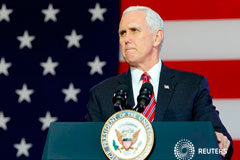 Pence plantea posibilidad de conversaciones entre EEUU y Corea del Norte El vicepresidente estadounidense, Mike Pence, habla a los miembros de los servicios militares estadounidenses y las Fuerzas de Autodefensa de Japón antes de partir hacia Corea del Sur, en la base Yokota de la Fuerza Aérea Estados Unidos en Fussa, a las af