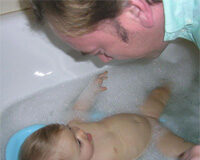 Los funcionarios no pueden acumular su permiso de paternidad de 15 días con los 13 que da la Ley de Igualdad Los funcionarios no pueden acumular su permiso de paternidad de 15 días con los 13 que da la Ley de Igualdad