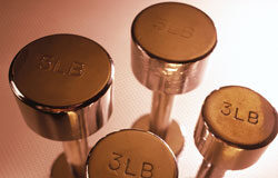 ¿Cuánto pesa cada factor en la sentencia de un caso de violencia de género? 4 pesas de diferentes kilos