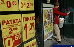 El PIB cae más de lo esperado, pero sale del pozo El PIB cae más de lo esperado, pero sale del pozo