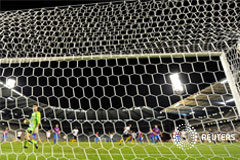 Comienza la liga de fútbol con una multa a Mediapro por poca claridad en los contratos con los clubes Porteria campo de fútbol