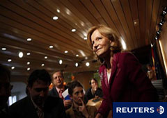 Salgado tras una conferencia de prensa en Madrid, el 6 de abril de 2011.