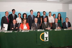 El ministro de Justicia, Alberto Ruiz-Gallardón, entrega el Premio Jóvenes Juristas 2013 Pablo Olábarri, Sonia Gumpert, Antonio Garrigues, Alberto Ruiz-Gallardón, Javier Moscoso y José Ramón Martínez