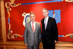 El Notariado estudia el proyecto unificador de las legislaciones en un código contractual comunitario Los Presidentes del Notariado español y alemán