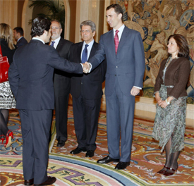 El Príncipe de Asturias recibe en audiencia a la última promoción de notarios