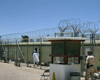 Nuevo revés judicial contra la política antiterrorista de Bush Nuevo revés judicial contra la política antiterrorista de Bush. Vista exterior de la prisión de Guantánamo