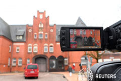 La justicia alemana descarta extraditar a Puigdemont por rebelión Una cámara graba el exterior de la prisión de Neumünster, Alemania, 26 de marzo de 2018, donde el expresidente catalán Carles Puigdemont se encontraba detenido