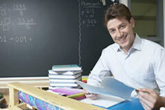 El TSJCyL señala que han existido instrucciones para limitar el número de aprobados en las oposiciones a maestro de 2009 Profesor en un aula